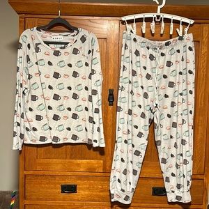 How cute are these? Kikit XL long sleeve coffee/tea cup pajamas.